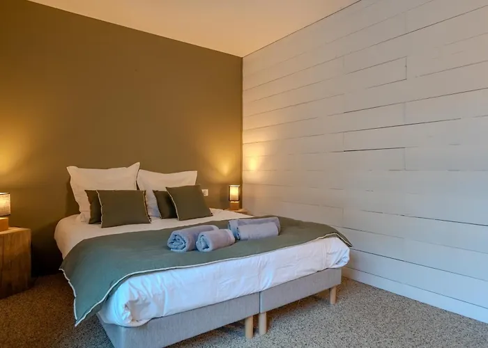 Villa Architect-designed villa, 6 bedrooms, private pool *