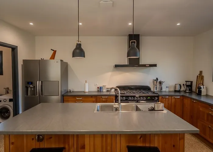 Architect-designed villa, 6 bedrooms, private pool Villa *