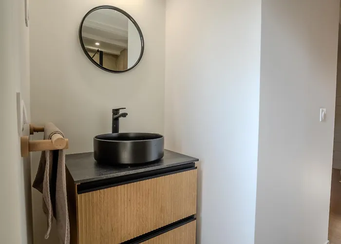 Architect-designed villa, 6 bedrooms, private pool